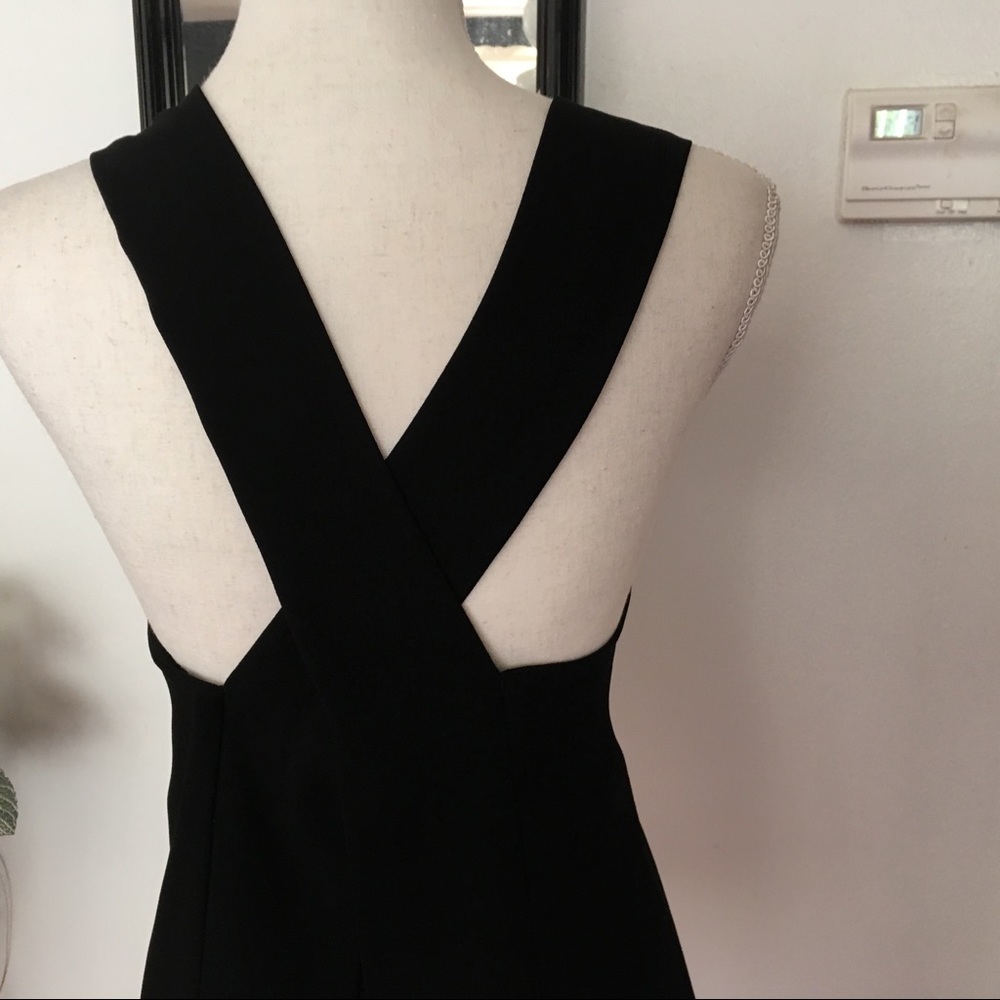 BCBGMaxazria Criss Cross Back Black Blouse Size Medium - Picture 4 of 7